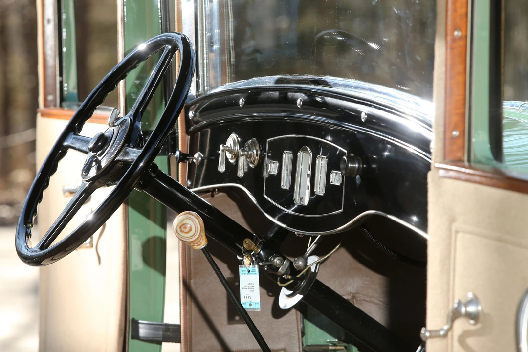 1929 Pierce-Arrow - Image 4 of 31