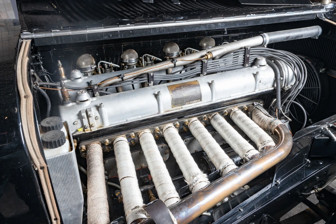 Stutz Vertical Eight - Image 9 of 10