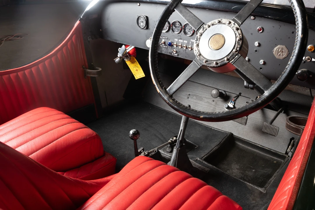 Stutz Vertical Eight - Image 2 of 10