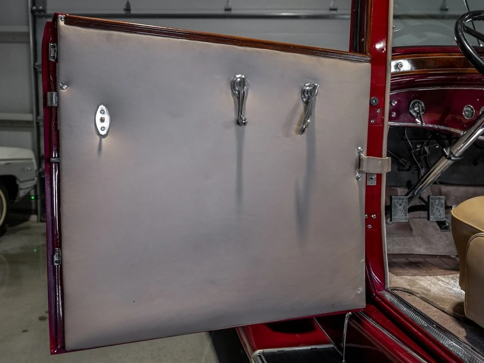 1930 Cadillac V-12 - Image 29 of 31
