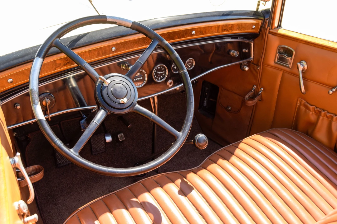 1930 Cadillac V-12 - Image 12 of 14