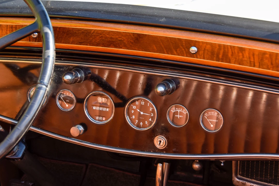 1930 Cadillac V-12 - Image 13 of 14