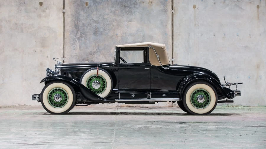 1930 Cadillac V-12 - Image 2 of 12