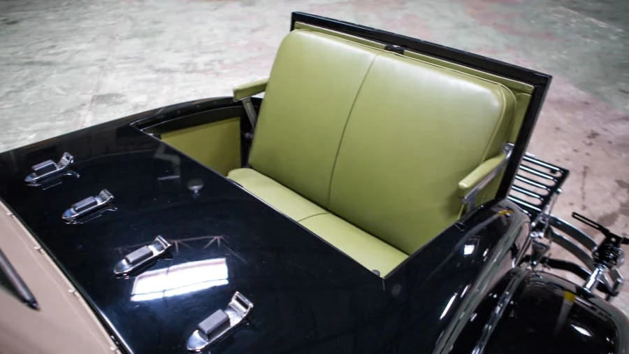 1930 Cadillac V-12 - Image 9 of 12