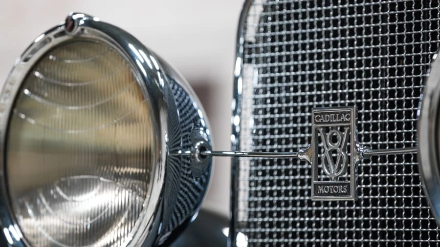 1930 Cadillac V-12 - Image 11 of 12