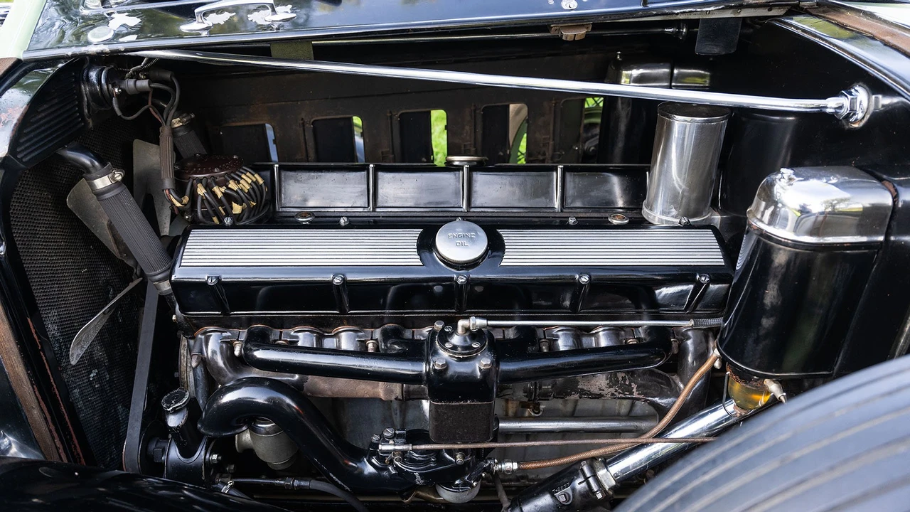 1930 Cadillac V-12 - Image 14 of 31