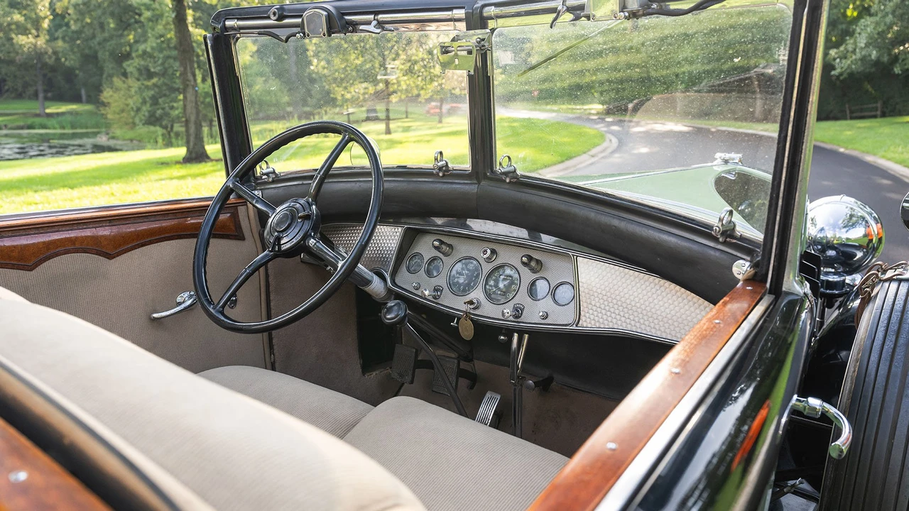1930 Cadillac V-12 - Image 8 of 31