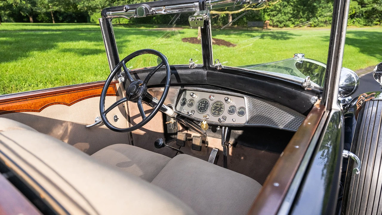 1930 Cadillac V-12 - Image 9 of 31