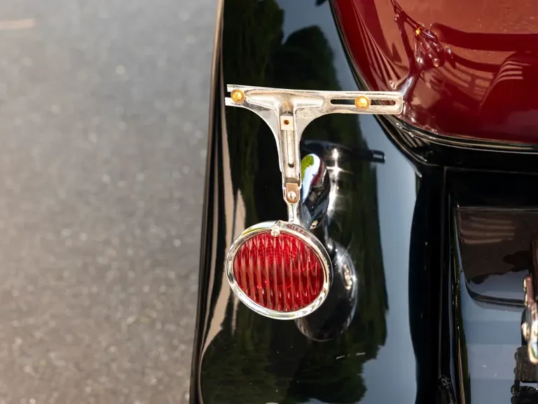 1930 Cadillac V-12 - Image 30 of 31