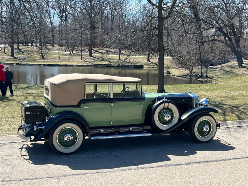 1930 Cadillac V-12 - Image 6 of 9