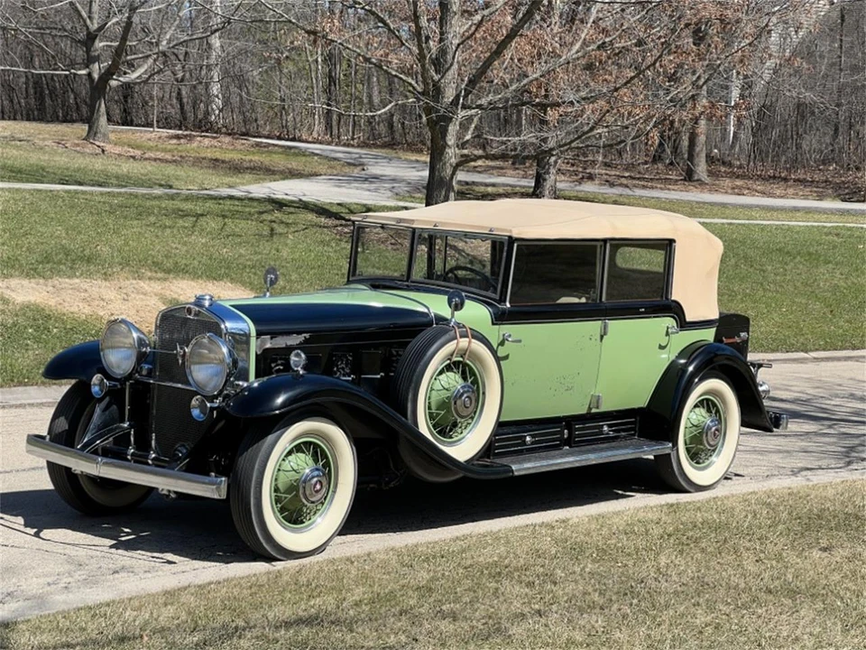 1930 Cadillac V-12 - Image 2 of 9