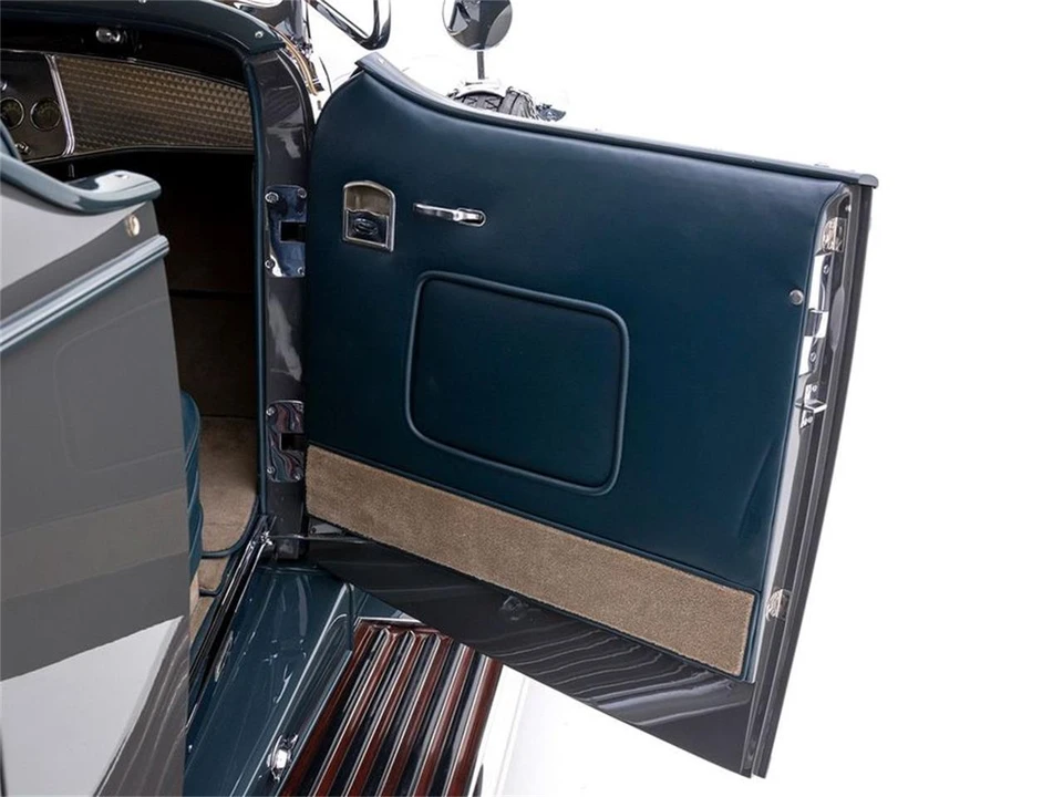 1930 Cadillac V-12 - Image 16 of 31