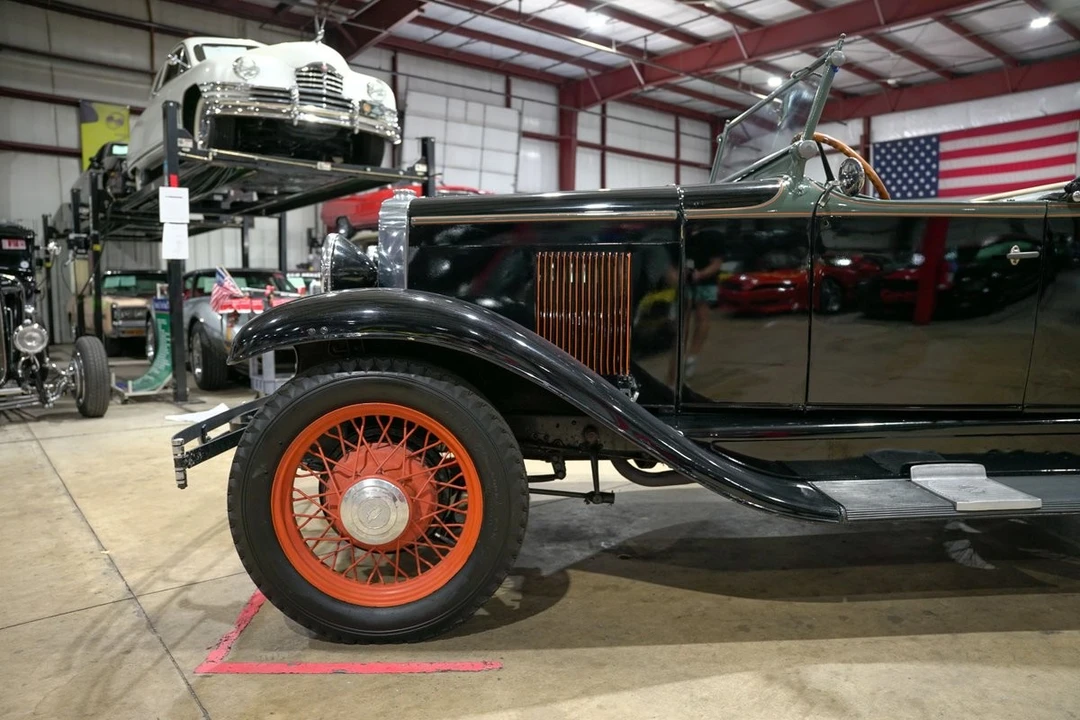 1930 Chevrolet - Image 3 of 31