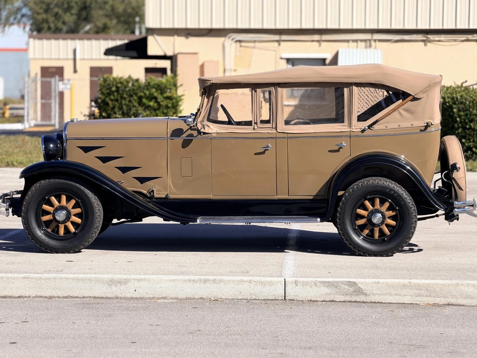 1930 Chrysler - Image 12 of 31
