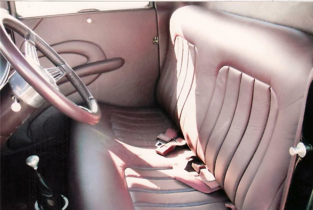 1930 Ford Model A Pickup & Model AA - Image 4 of 5