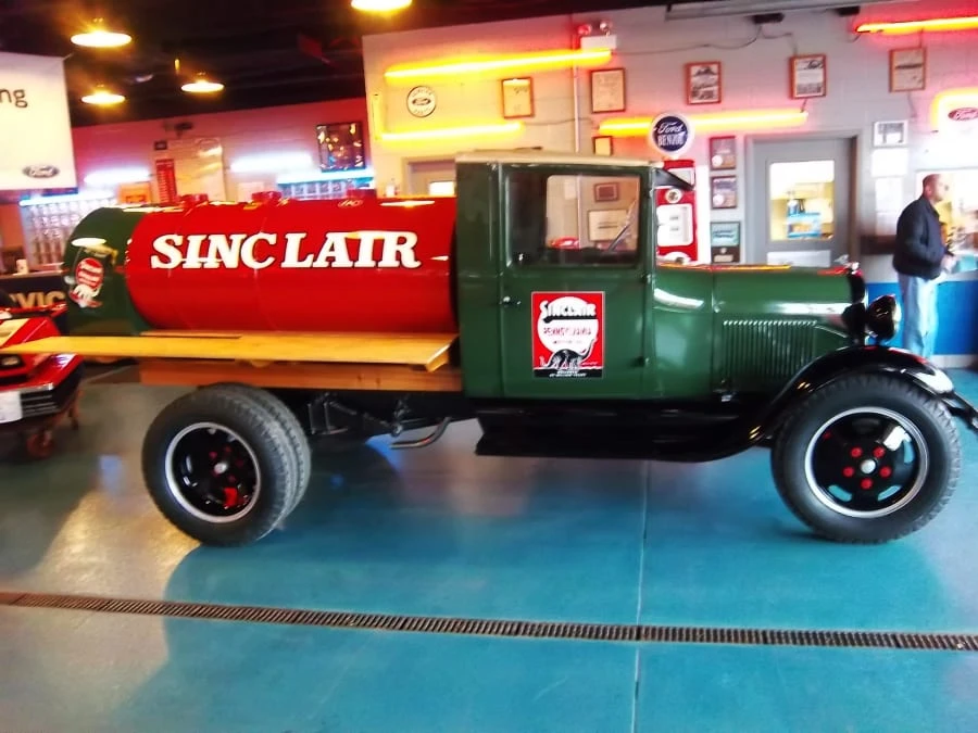 1930 Ford Model A Pickup & Model AA - Image 5 of 5