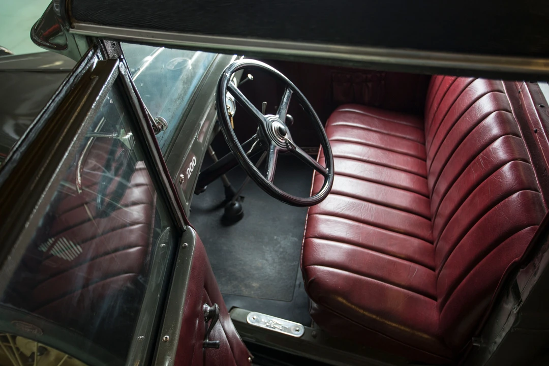 1930 Ford Model A Pickup & Model AA - Image 3 of 4