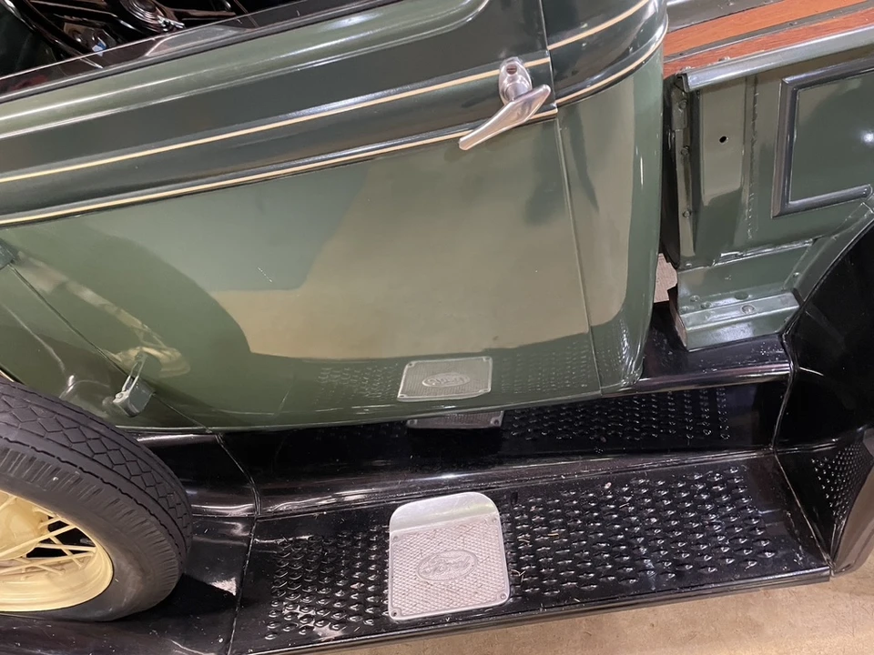 1930 Ford Model A Pickup & Model AA - Image 22 of 31