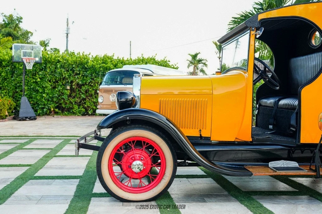 1930 Ford Model A Pickup & Model AA - Image 4 of 12