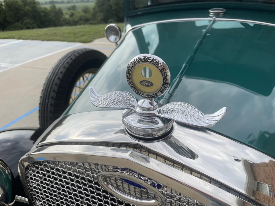 1930 Ford Model A Pickup & Model AA - Image 26 of 31