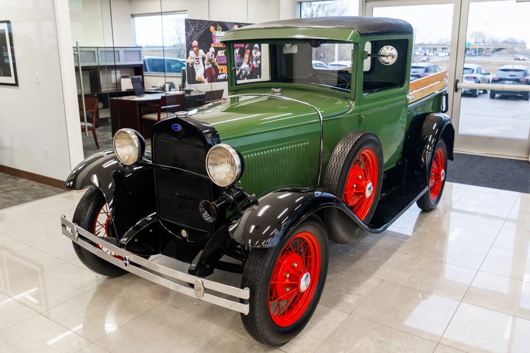 1930 Ford Model A Pickup & Model AA - Image 4 of 31