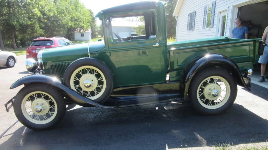 1930 Ford Model A Pickup & Model AA - Image 2 of 15