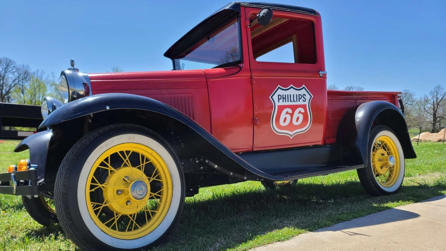 1930 Ford Model A Pickup & Model AA - Image 9 of 12