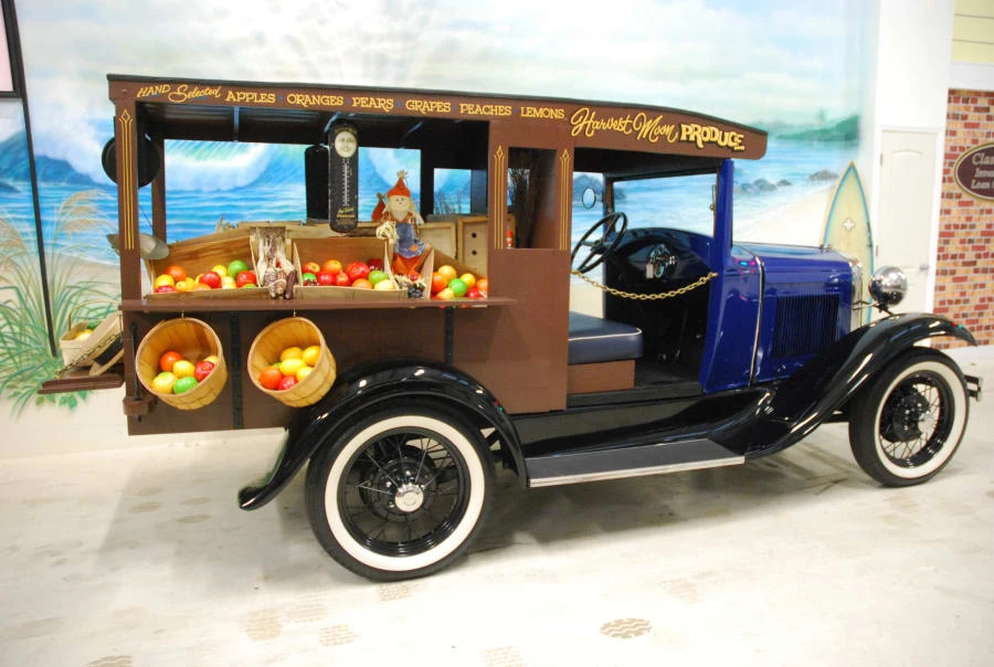 1930 Ford Model A Pickup & Model AA - Image 2 of 8