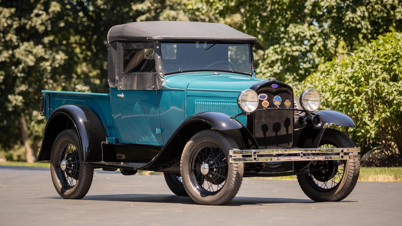 1930 Ford Model A Pickup & Model AA - Image 12 of 27