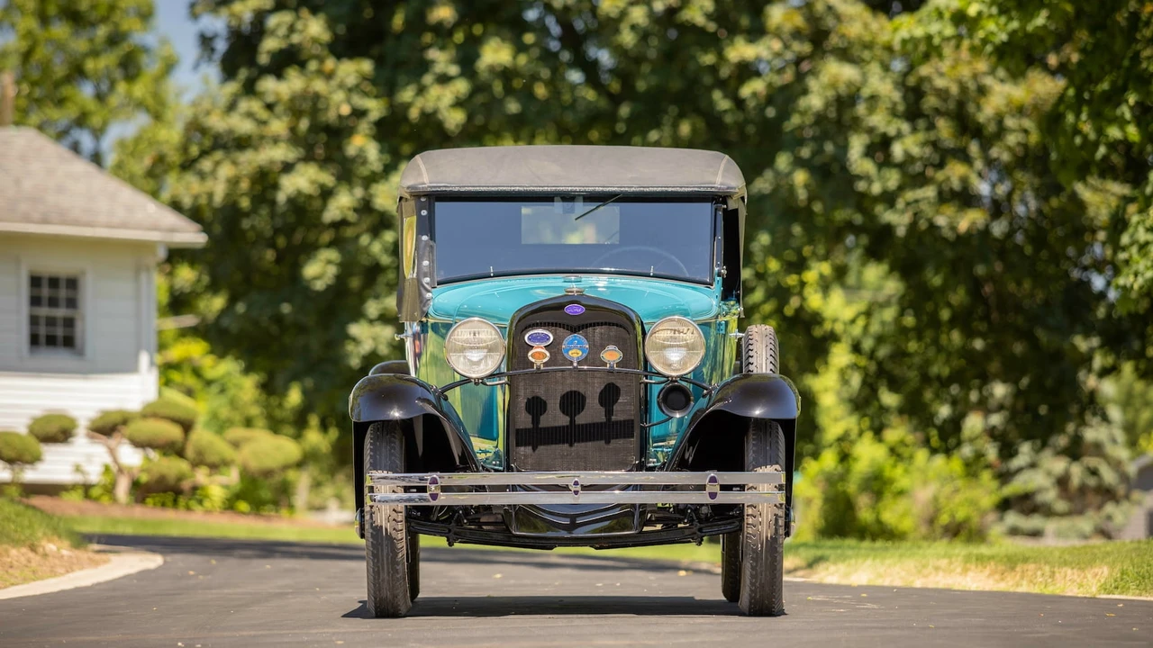1930 Ford Model A Pickup & Model AA - Image 14 of 27