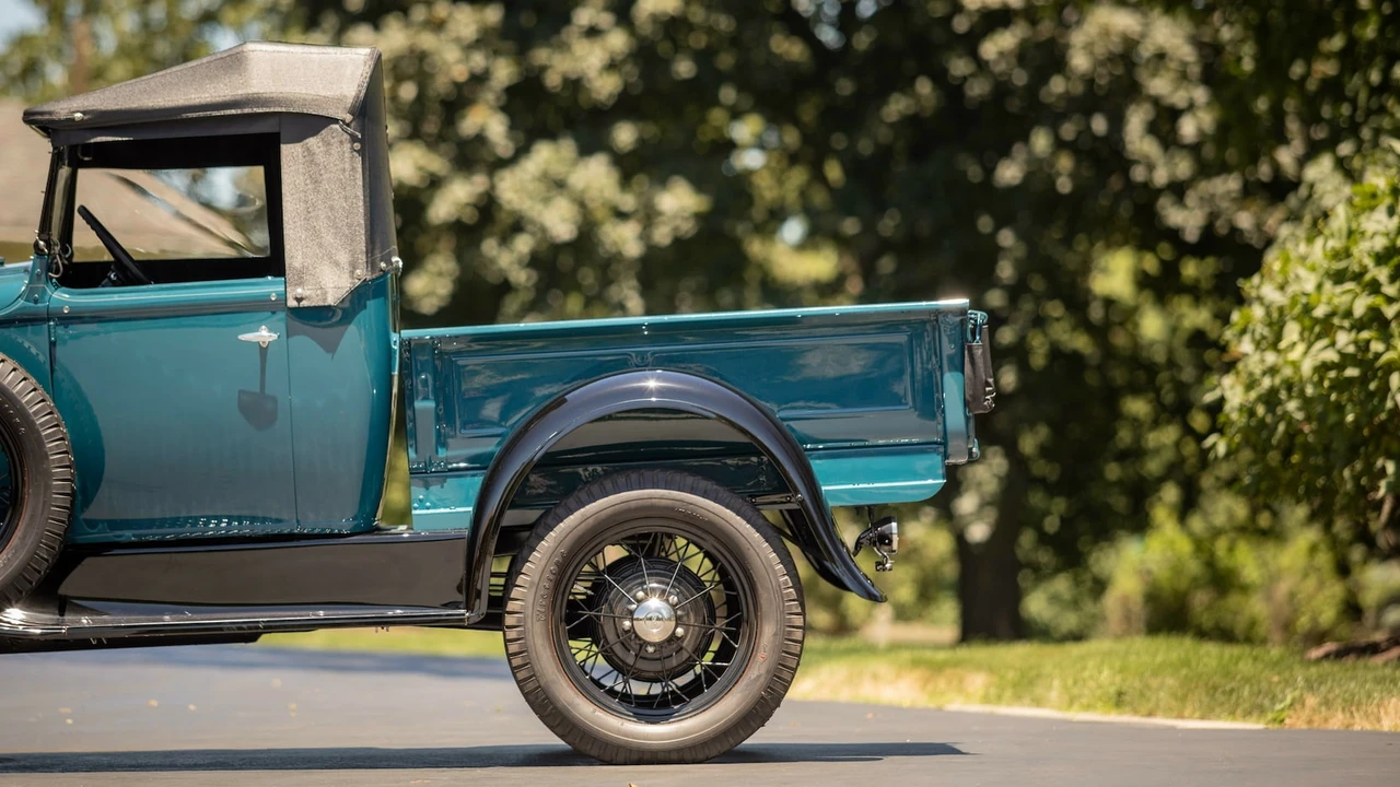 1930 Ford Model A Pickup & Model AA - Image 18 of 27