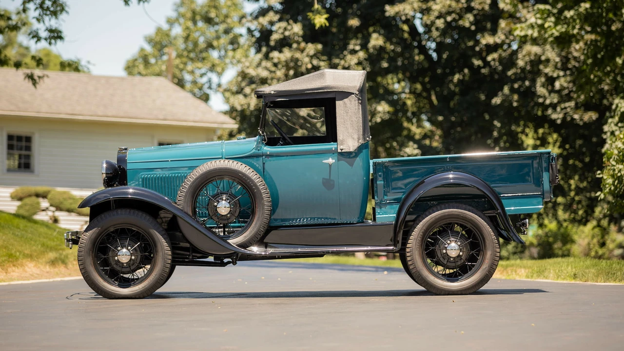1930 Ford Model A Pickup & Model AA - Image 2 of 27