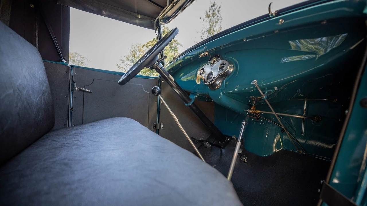 1930 Ford Model A Pickup & Model AA - Image 5 of 27