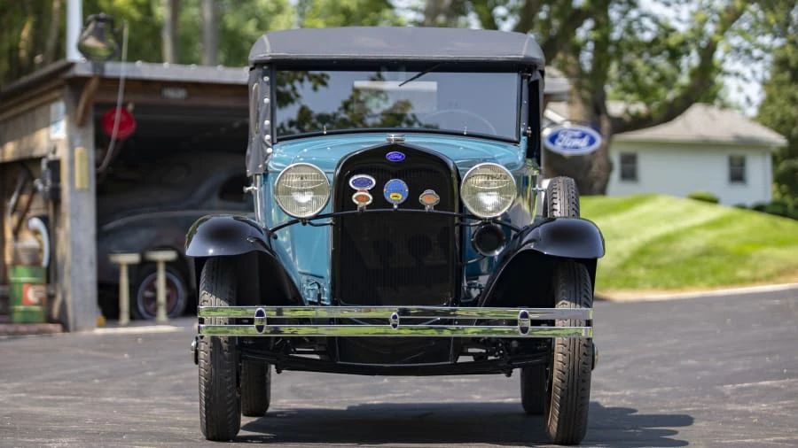 1930 Ford Model A Pickup & Model AA - Image 2 of 14