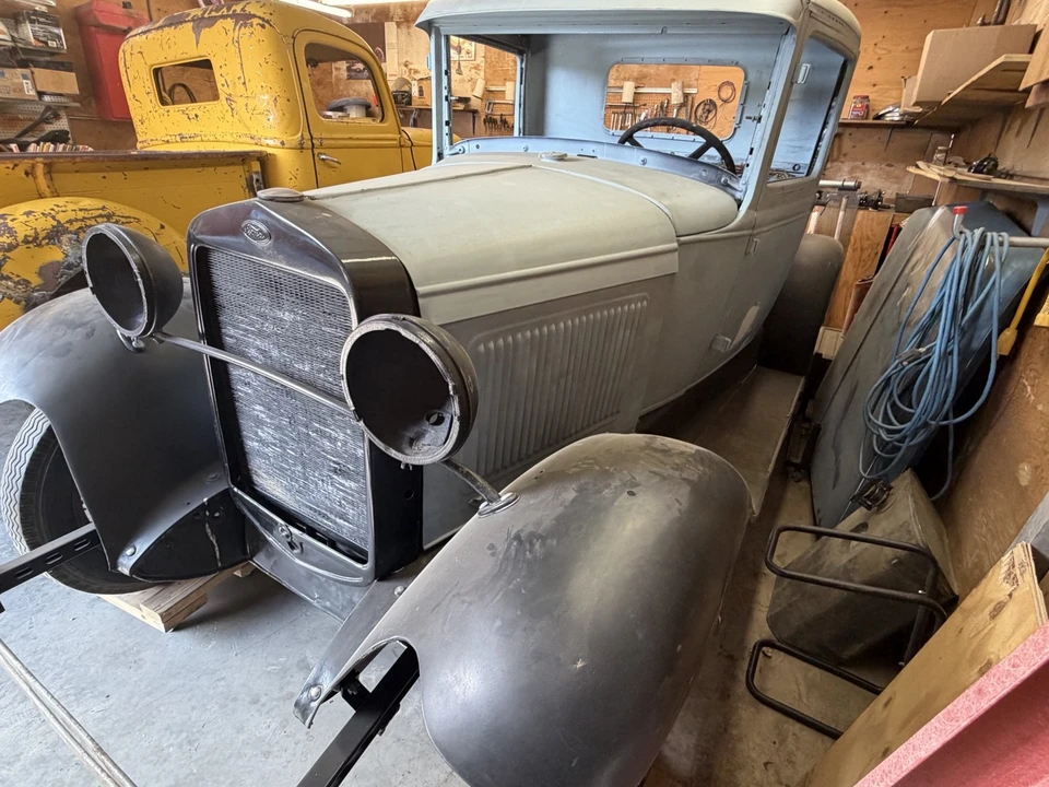 1930 Ford Model A Pickup & Model AA - Image 3 of 16