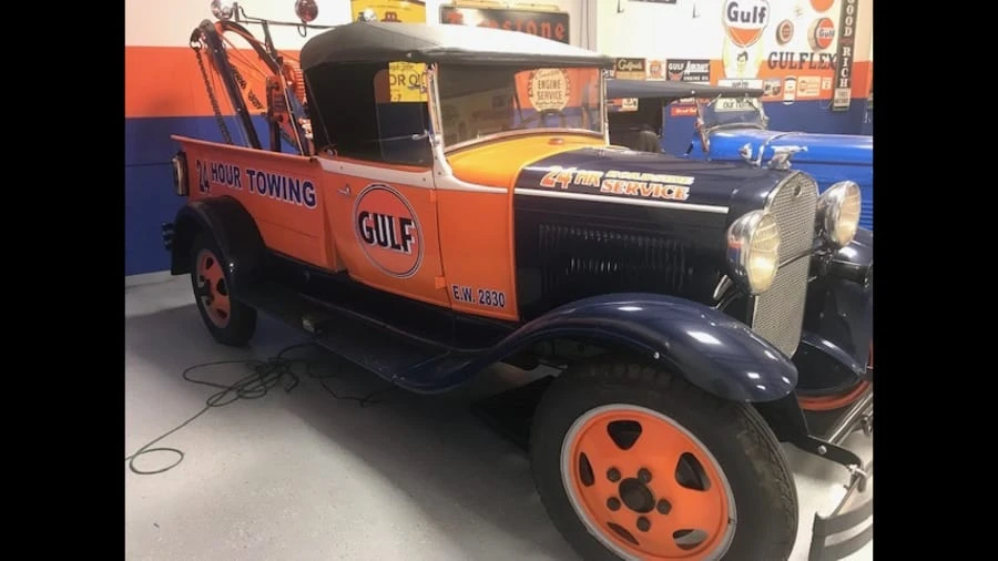 1930 Ford Model A Pickup & Model AA - Image 6 of 7