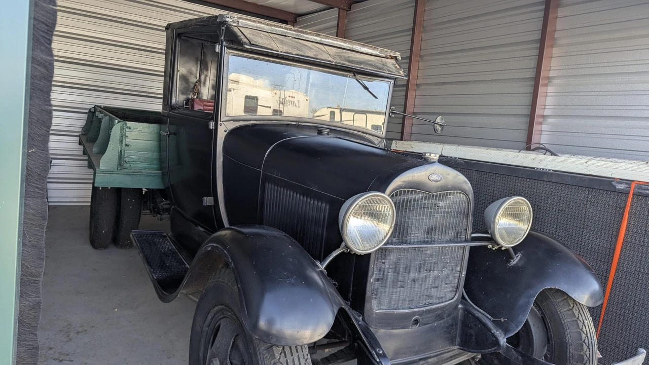 1930 Ford Model A Pickup & Model AA - Image 23 of 31