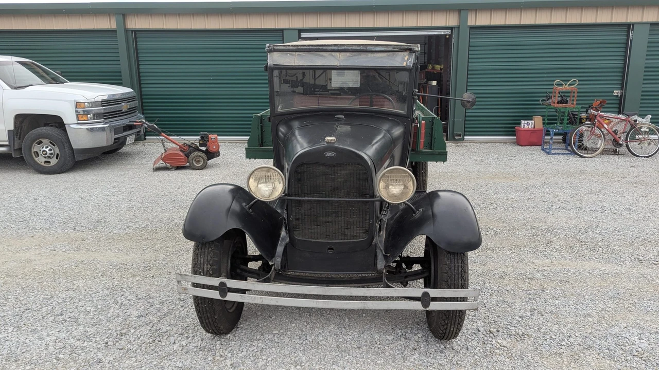 1930 Ford Model A Pickup & Model AA - Image 4 of 31