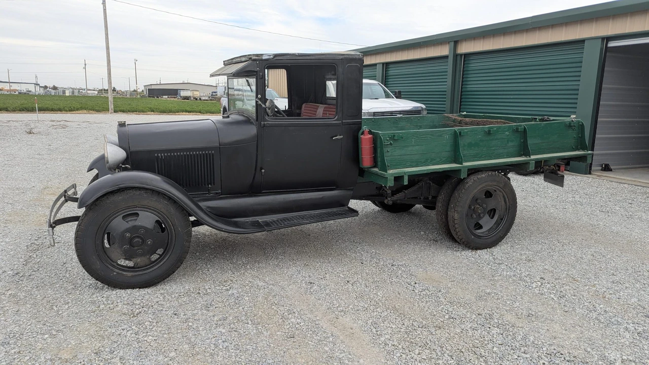 1930 Ford Model A Pickup & Model AA - Image 8 of 31