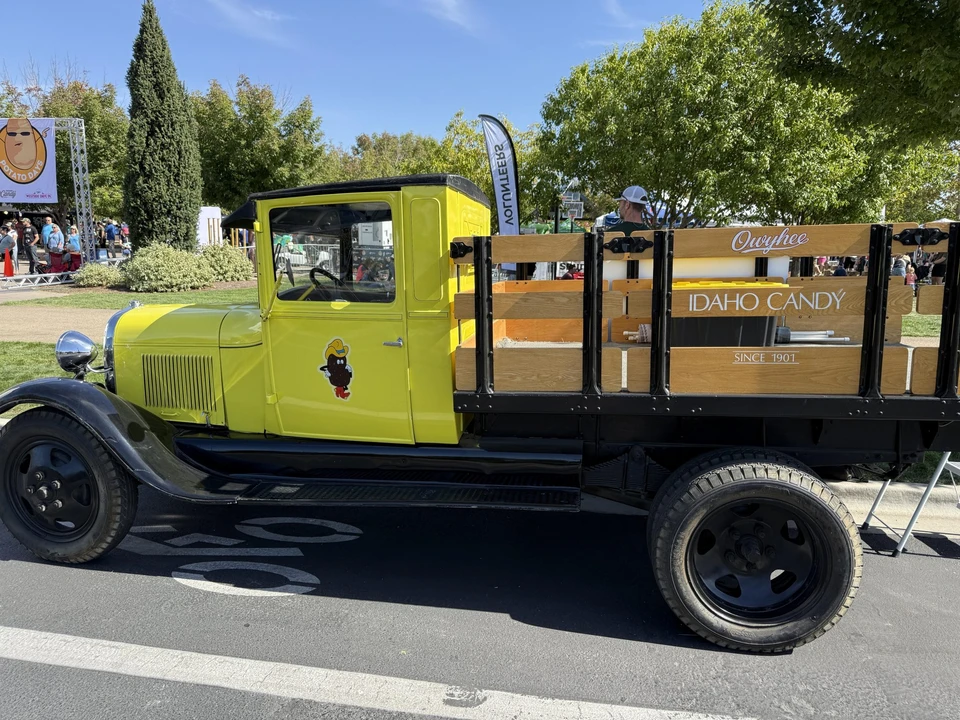 1930 Ford Model A Pickup & Model AA - Image 6 of 31