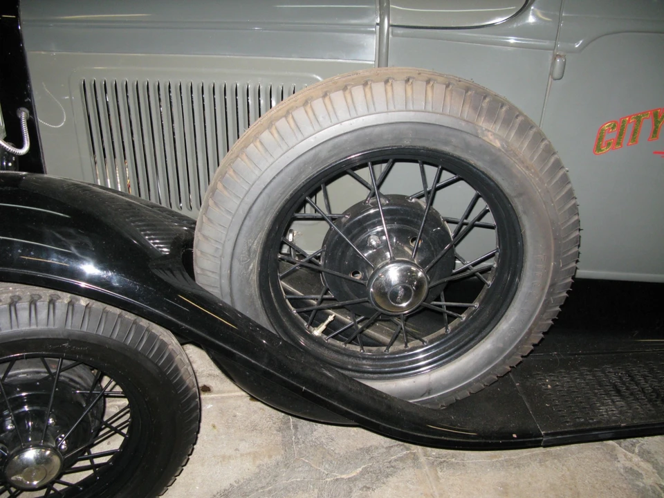 1930 Ford Model A Pickup & Model AA - Image 8 of 21