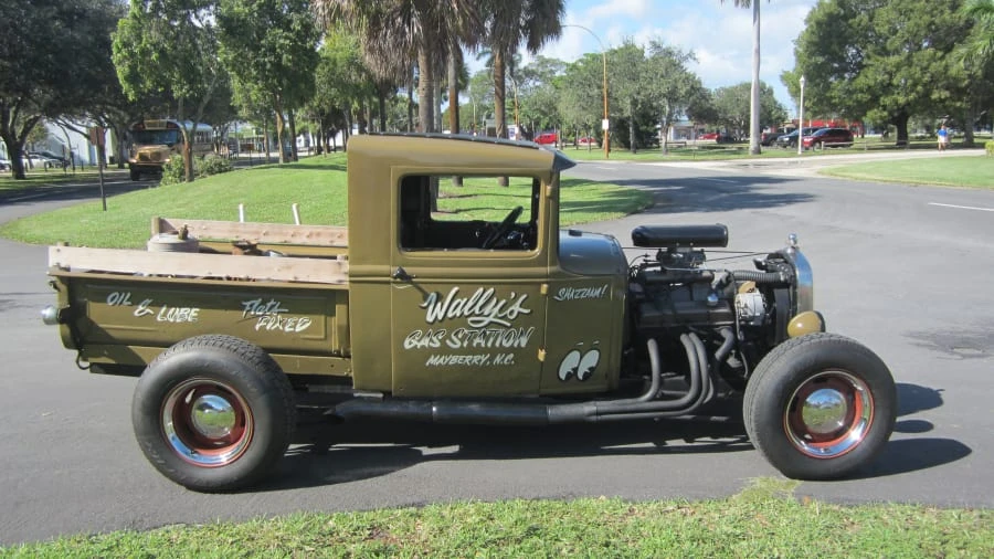 1930 Ford Model A Pickup & Model AA - Image 2 of 7
