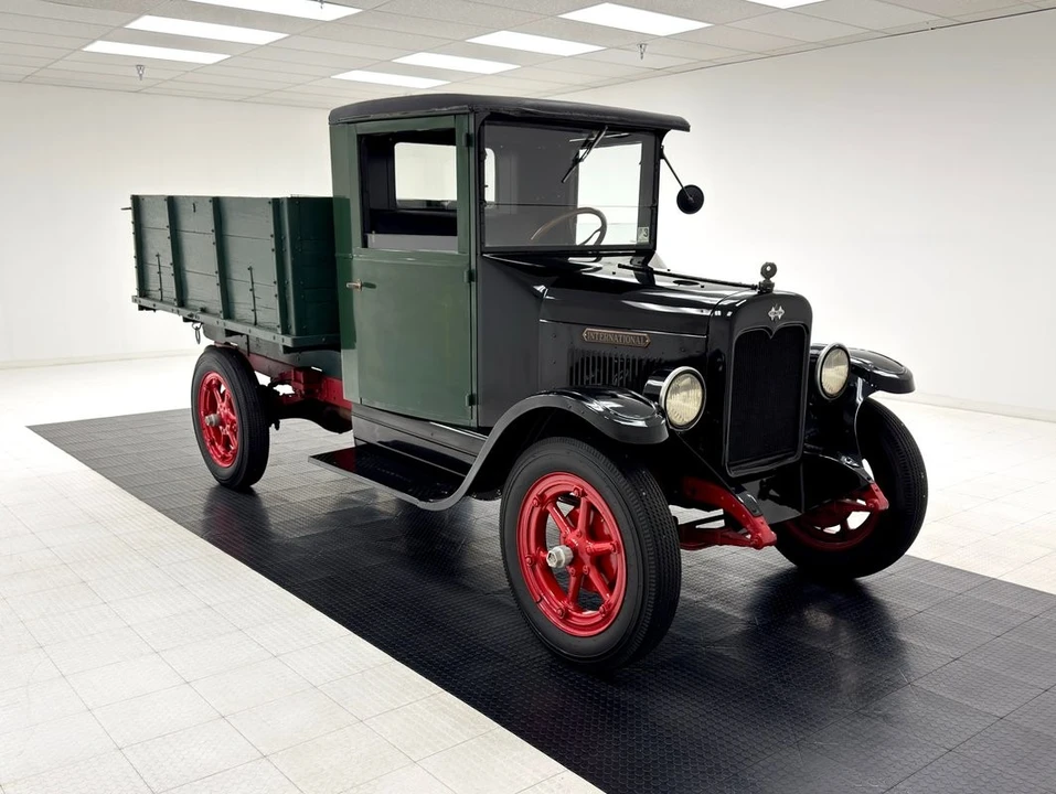 1930 International - Image 7 of 12