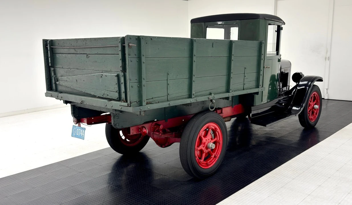 1930 International - Image 5 of 12