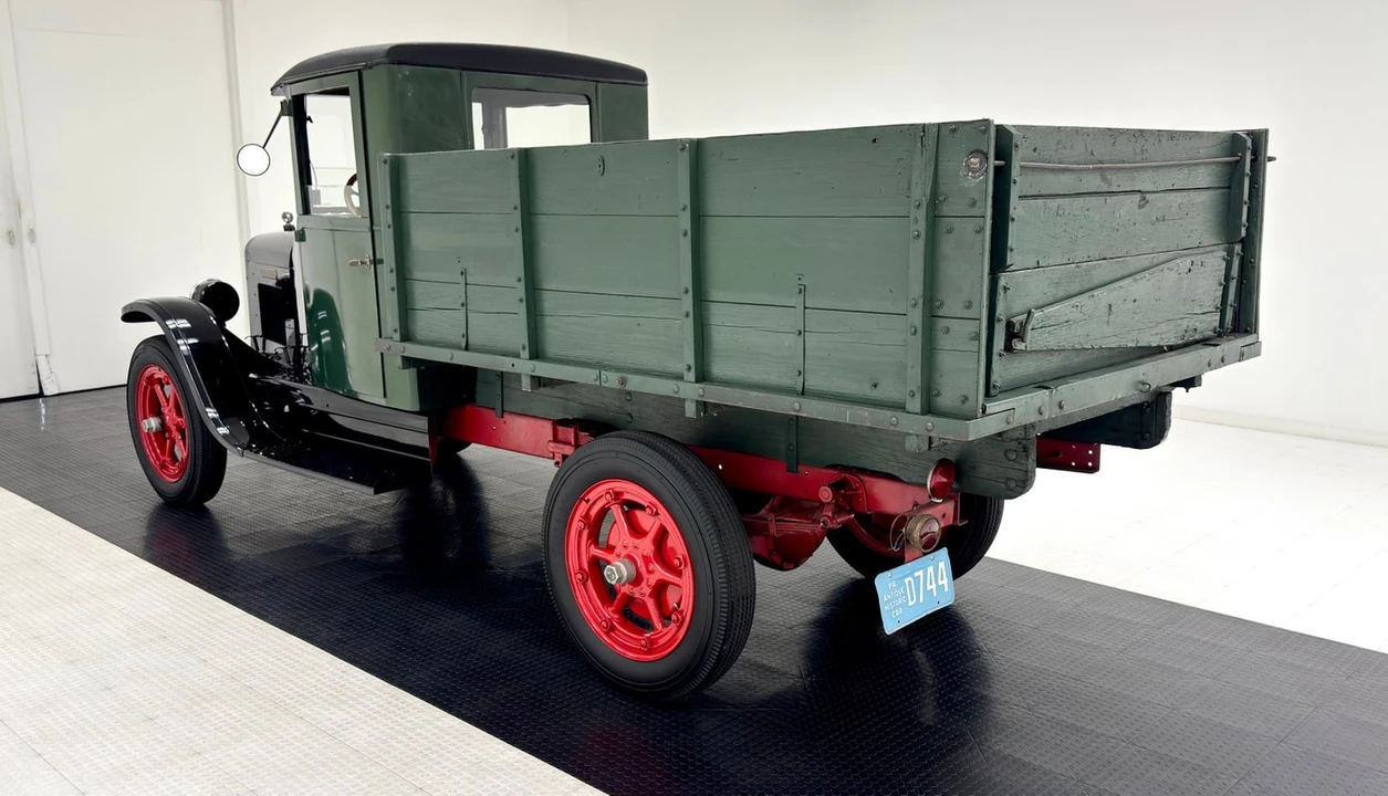1930 International - Image 3 of 12