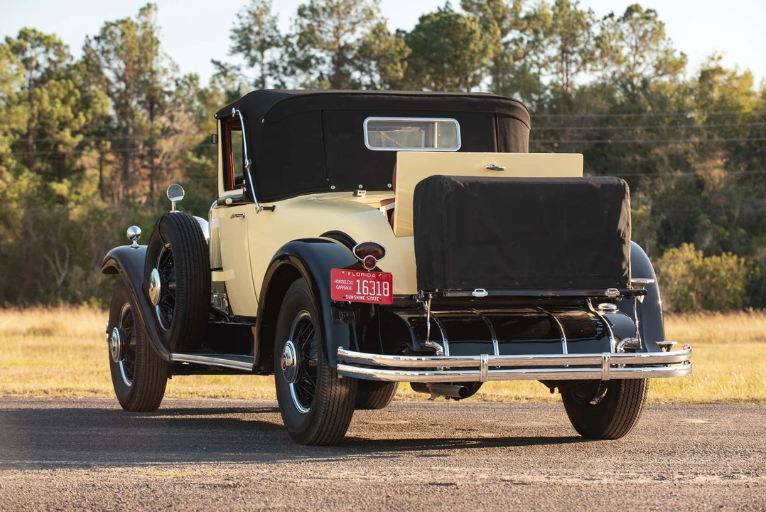 1930 LaSalle - Image 3 of 31