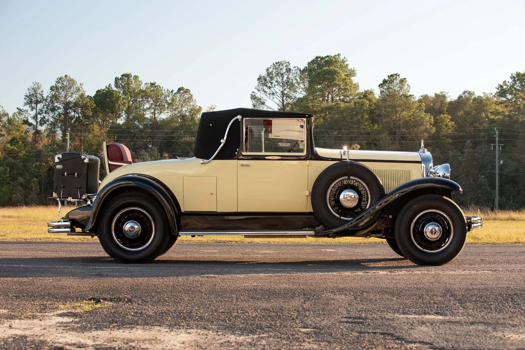 1930 LaSalle - Image 6 of 31