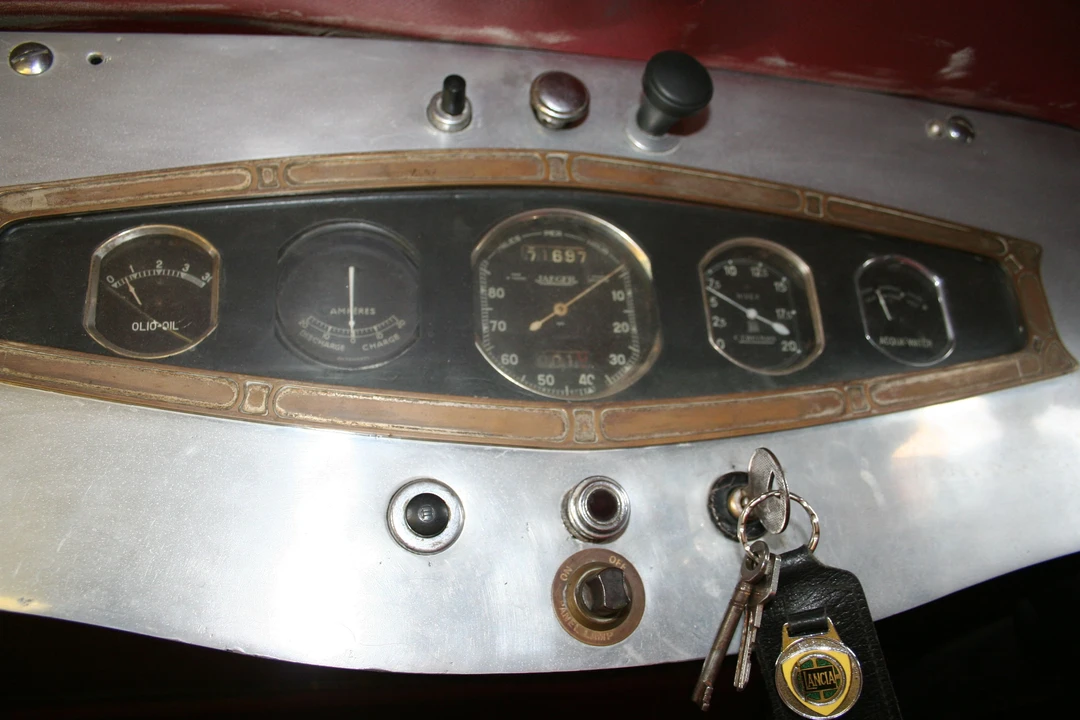 1930 Lancia - Image 12 of 29