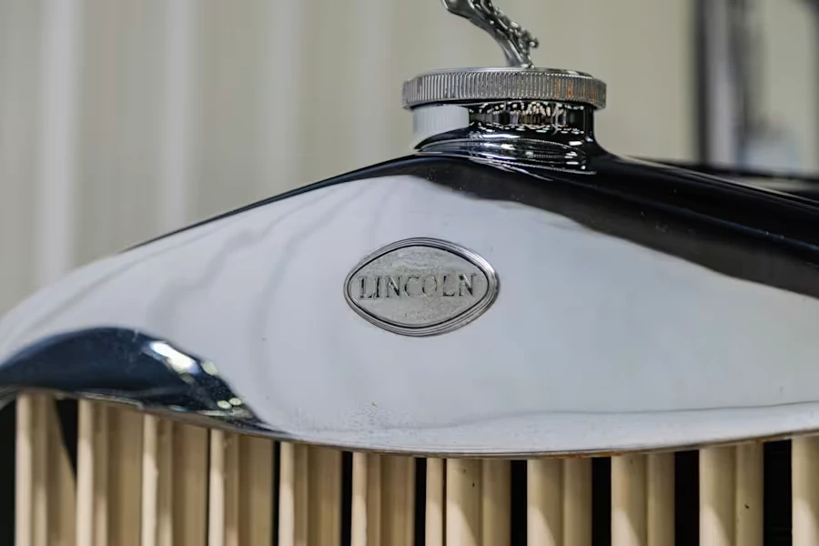 1930 Lincoln Town Car - Image 11 of 31
