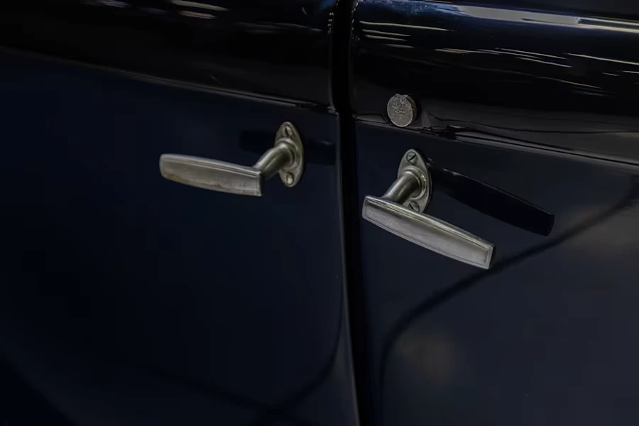 1930 Lincoln Town Car - Image 8 of 31